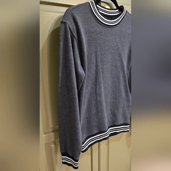 No Boundaries sweatshirt - Picture 4 of 4